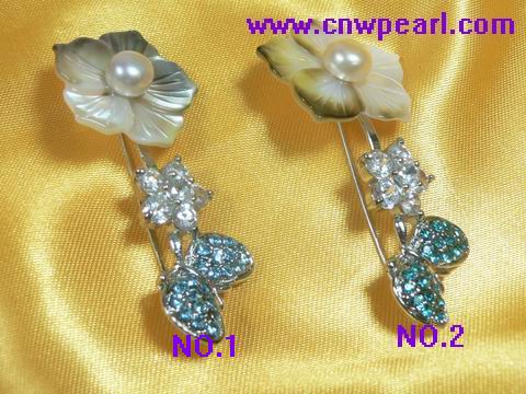 flower design freshwater pearl broches with 18K GP mountings
